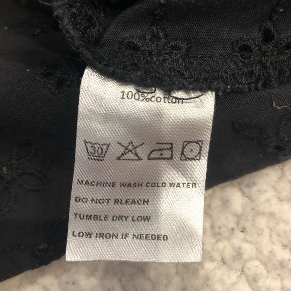 Brandy Melville Black Eyelet Kiara Crop Top Halter - Picture 5 of 5